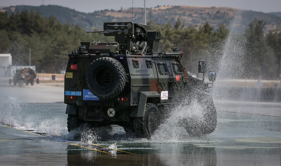 Jandarmanın zırhlı araç sürücüleri, Bilecik’te simülasyonlarla başlayan eğitim sürecini, Türkiye’nin