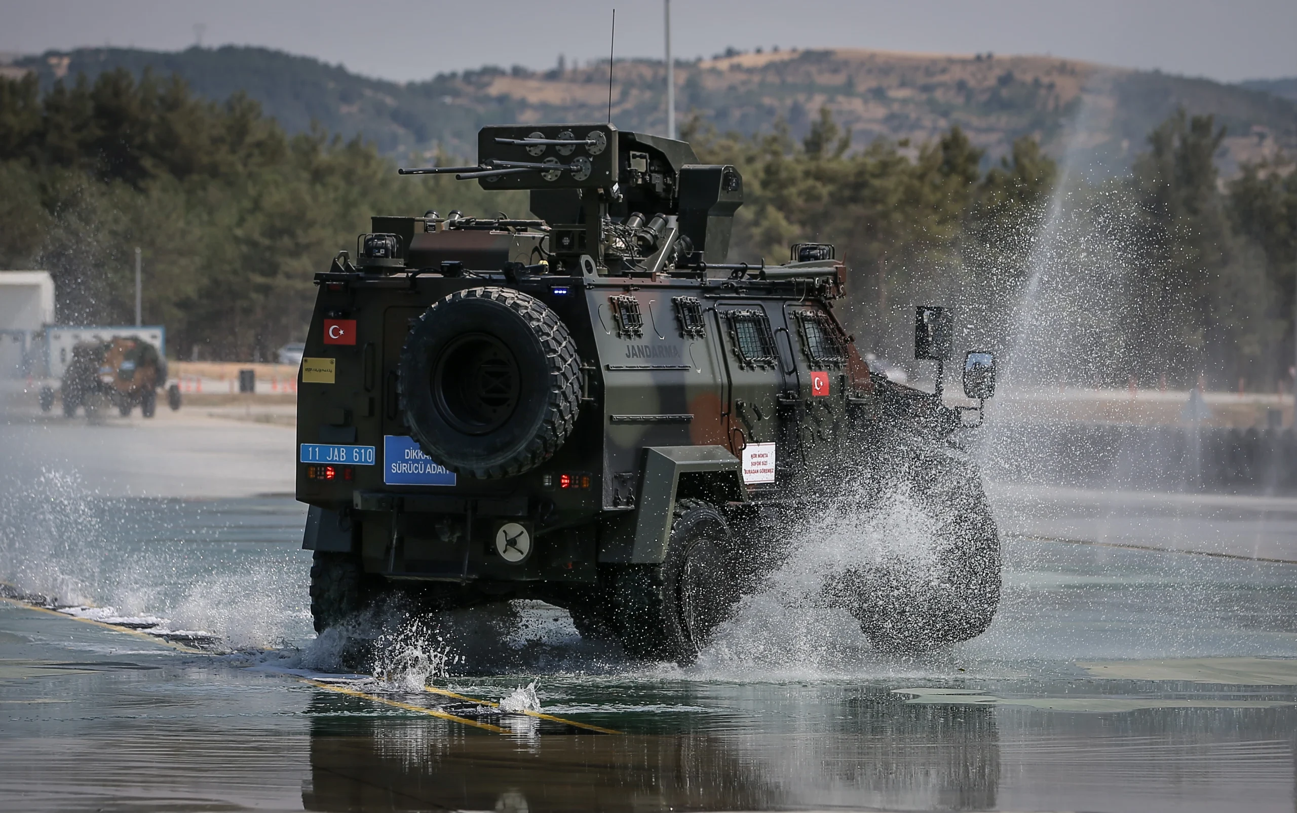 Jandarmanın zırhlı araç sürücüleri, Bilecik’te simülasyonlarla başlayan eğitim sürecini, Türkiye’nin