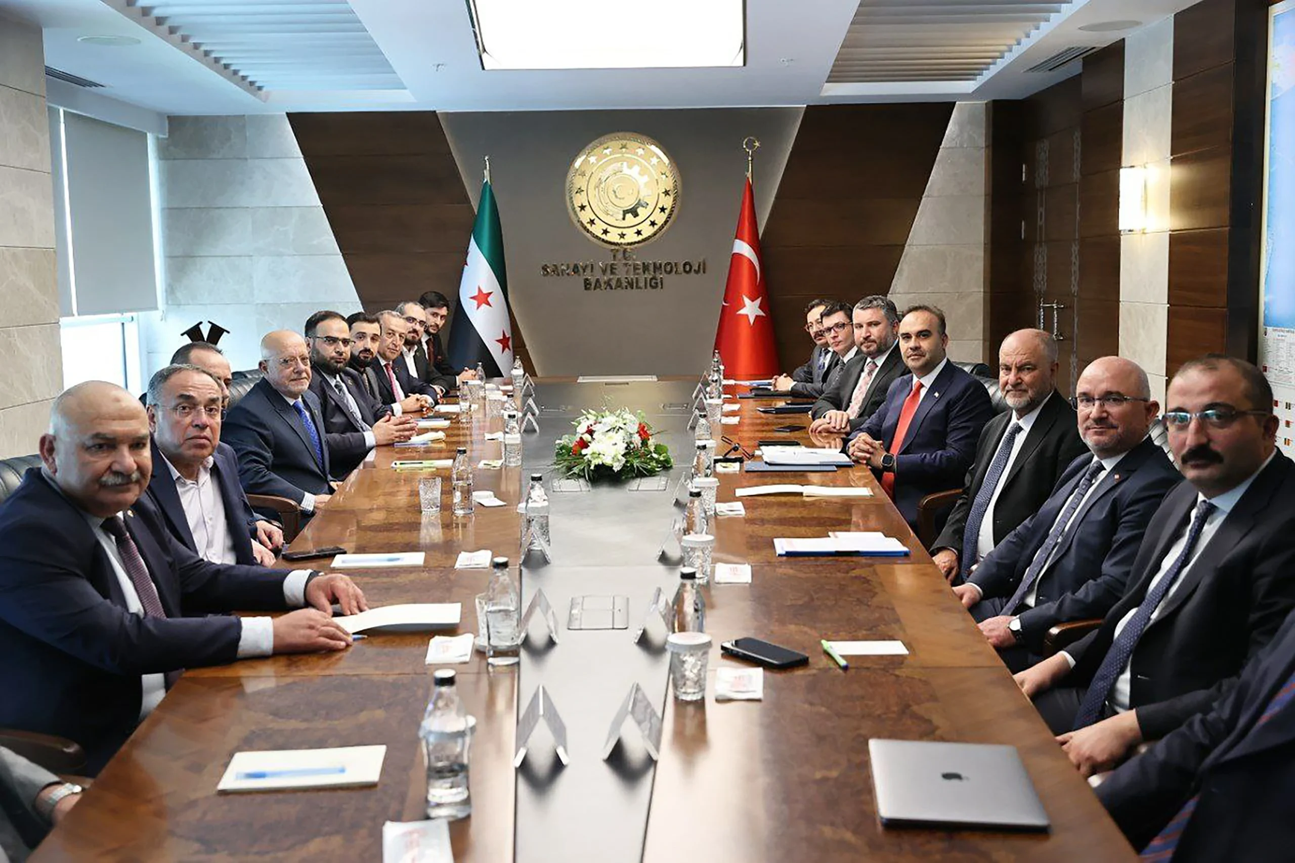 Sanayi ve Teknoloji Bakanı Kacır, Suriyeli Bakan Eş-Şaar ile işbirliği