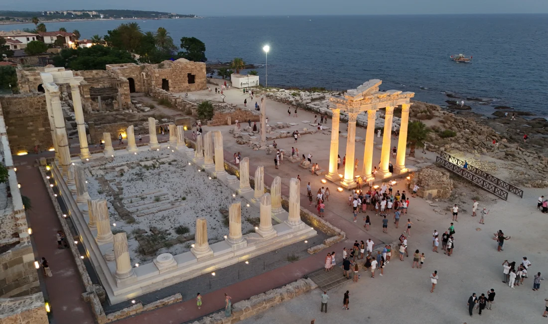 Side Antik Kenti, tarihi kalıntılarıyla geçmişi yaşatırken gece müzeciliği ve