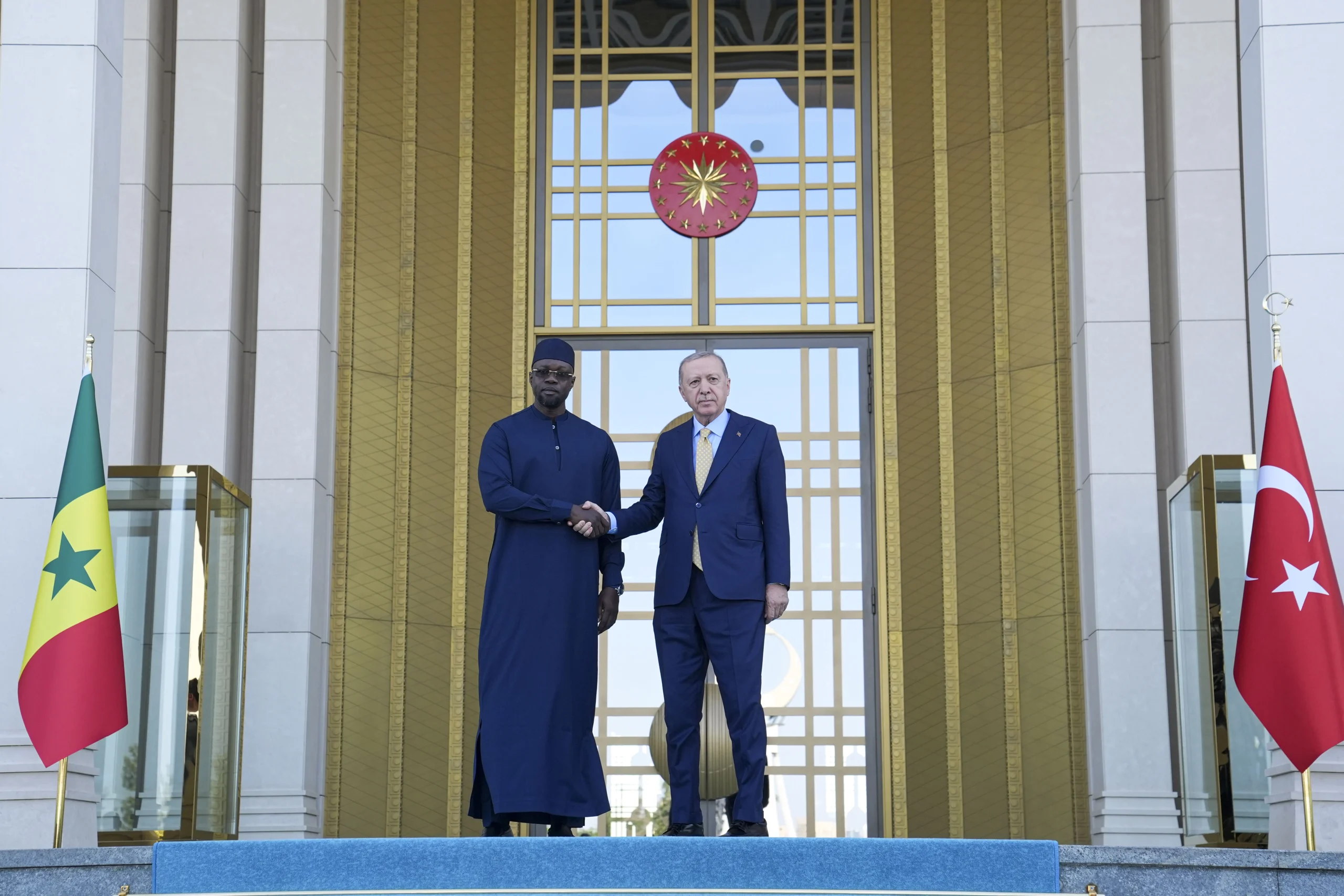Cumhurbaşkanı Erdoğan, Senegal Başbakanı Ousmane Sonko’yu Cumhurbaşkanlığı Külliyesi’nde resmi törenle