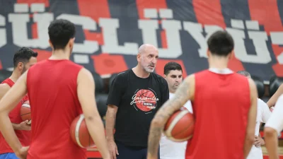 Gaziantep Basketbol’un Gözü Bu Sezon Süper Lig’de Gaziantep Basketbol, yeni sezonda Süper Lig hedefiyle yola çıktı. Başantrenör