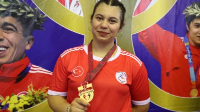 Türkiye Rekortmeni Halterci Zeynep Nur’un Hedefi Dünya Zirvesi Yıldızlar Kulüpler Türkiye Halter Şampiyonası’nda rekor kıran Zeynep Nur Pehlivan,