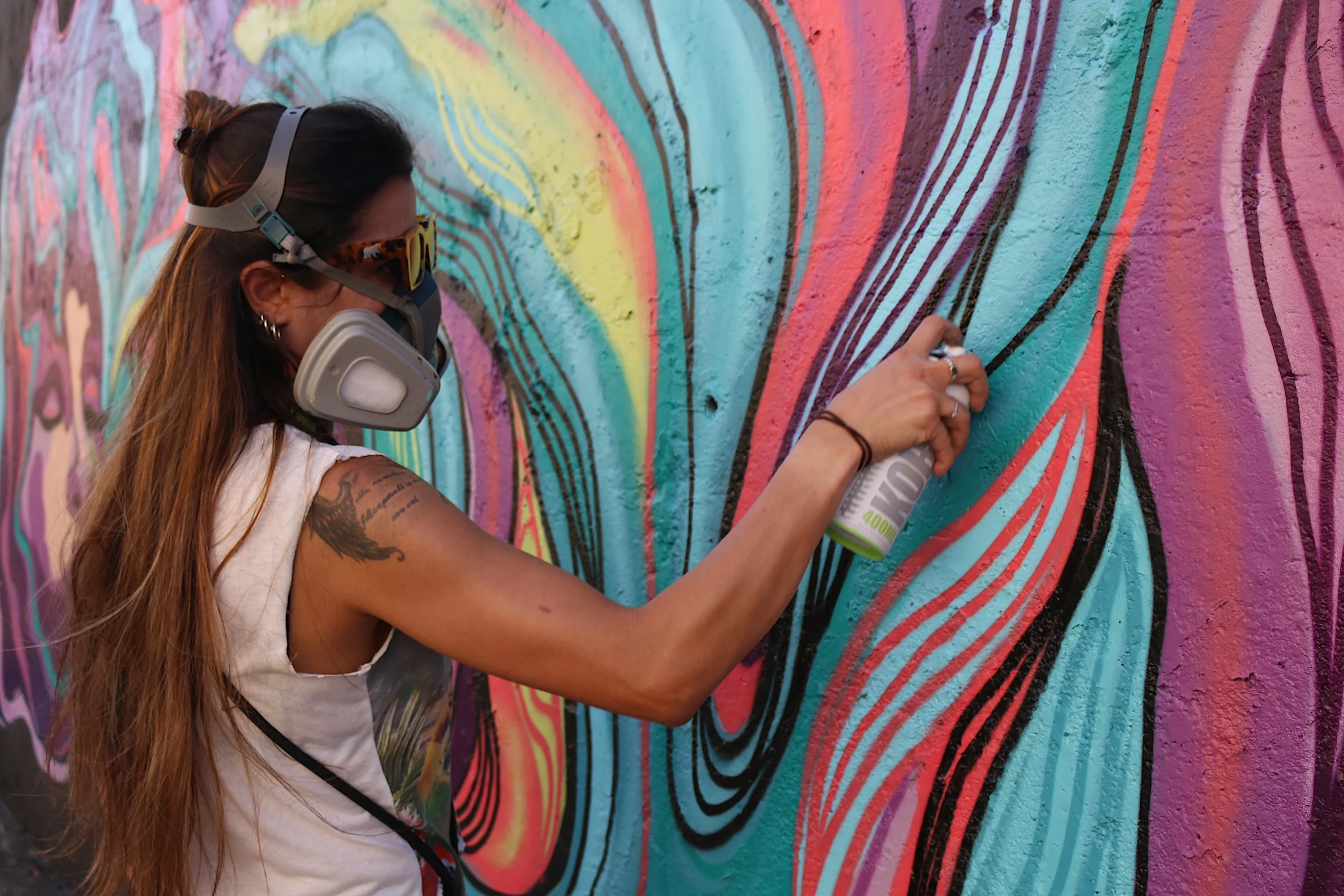 Priştine’de 9’uncusu düzenlenen grafiti festivali, farklı ülkelerden sanatçıların renkli ve