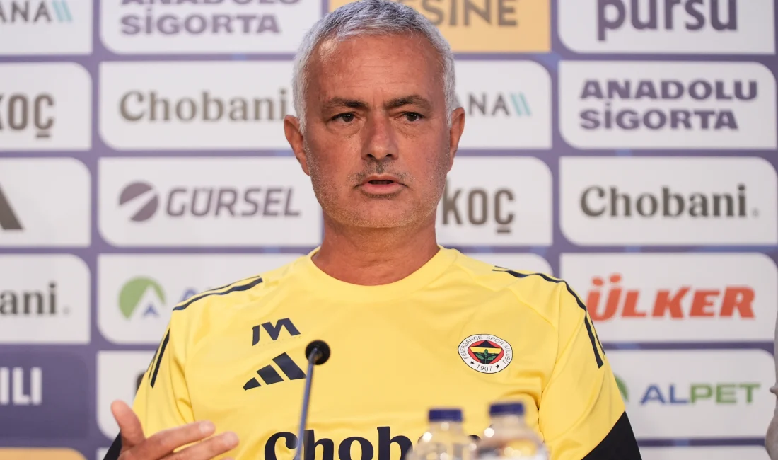 Mourinho: Tek hedefimiz yarınki Feyenoord maçı Mourinho, “Turun yüzde 50-50 olduğunu düşünüyorum, tek hedefimiz yarınki maç”