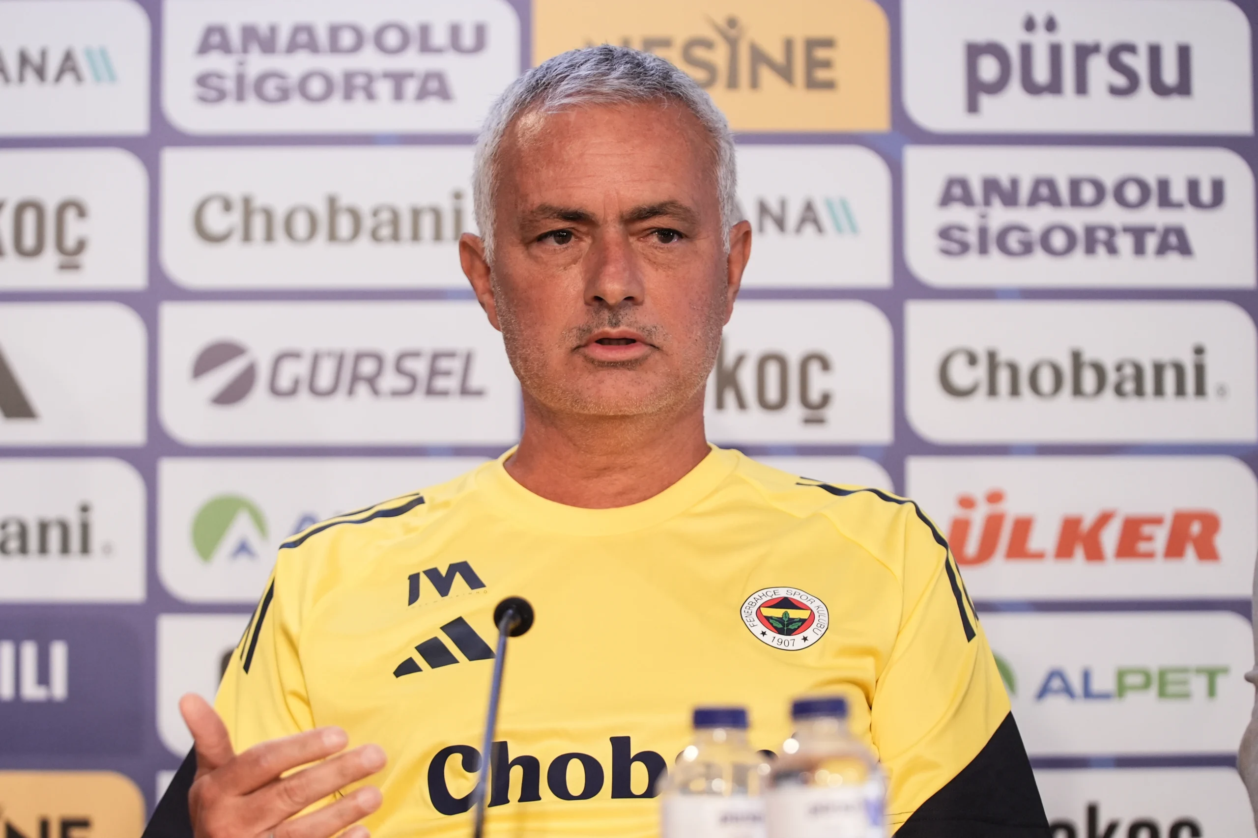 Mourinho, “Turun yüzde 50-50 olduğunu düşünüyorum, tek hedefimiz yarınki maç”