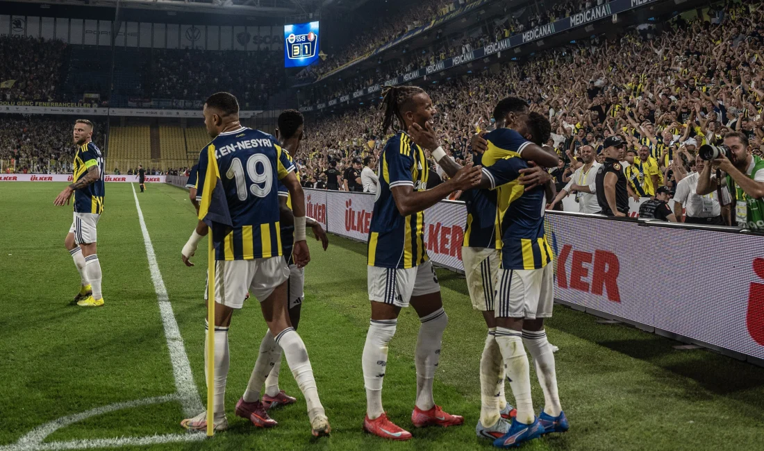Kadıköy’de fırtına gibi esen Fenerbahçe, Feyenoord’u farklı mağlup ederek Şampiyonlar