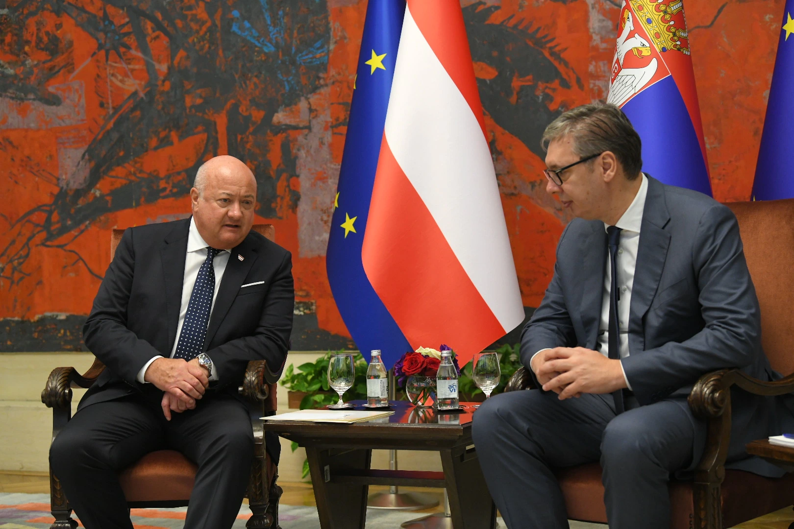 Belgrad’da konuşan Avusturya Başbakanı Stocker, Sırbistan-Kosova diyalog sürecinin alternatifi olmadığını