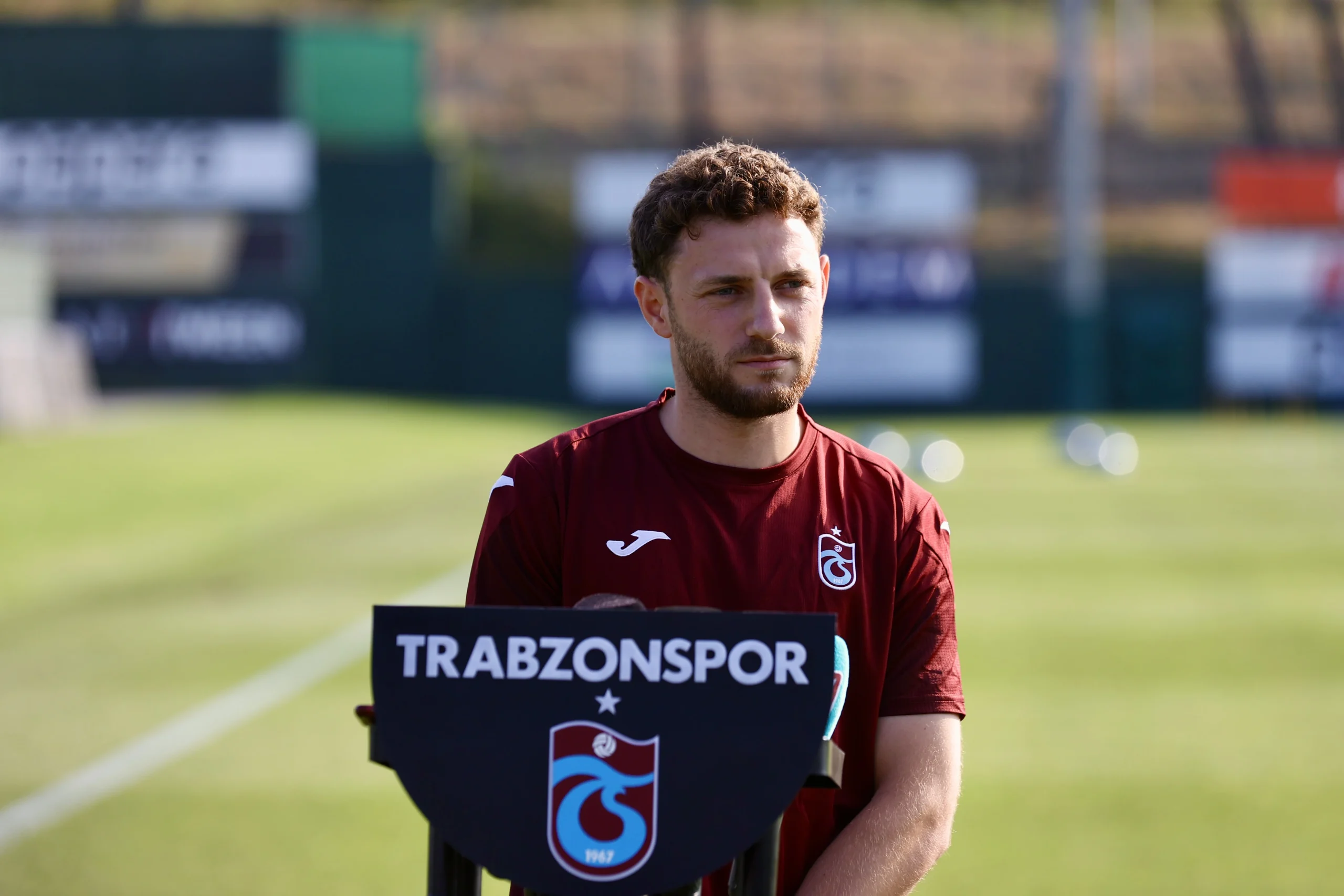 Trabzonspor’un sol beki Mustafa Eskihellaç, şampiyonluk hayalini ve bordo-mavili forma