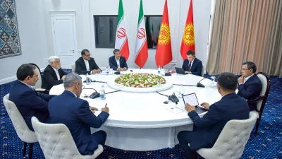 Caparov, İran limanları üzerinden okyanusa erişimin kolaylaşacağını, bu işbirliğinin iki