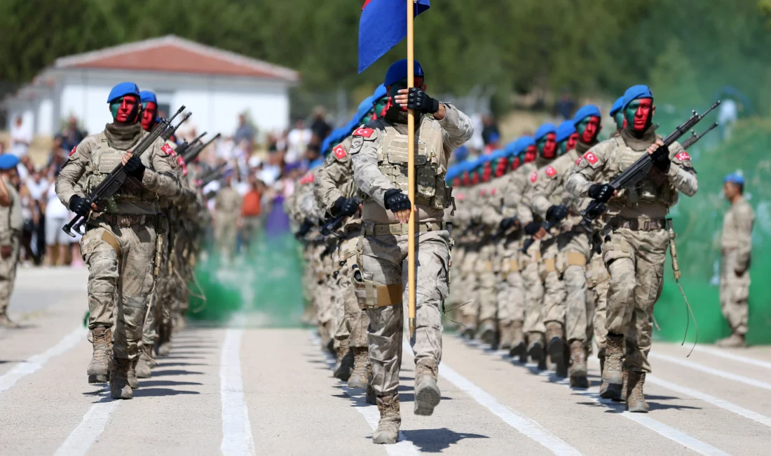 Safranbolu’daki Jandarma Komando Eğitim Merkezi’nde mezun olan 1619 uzman erbaş,