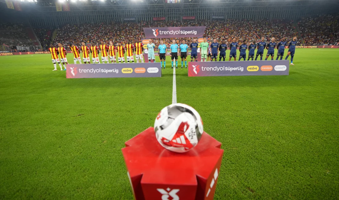 Trendyol Süper Lig’in 2. haftasında Göztepe ile Fenerbahçe, İzmir’de oynanan