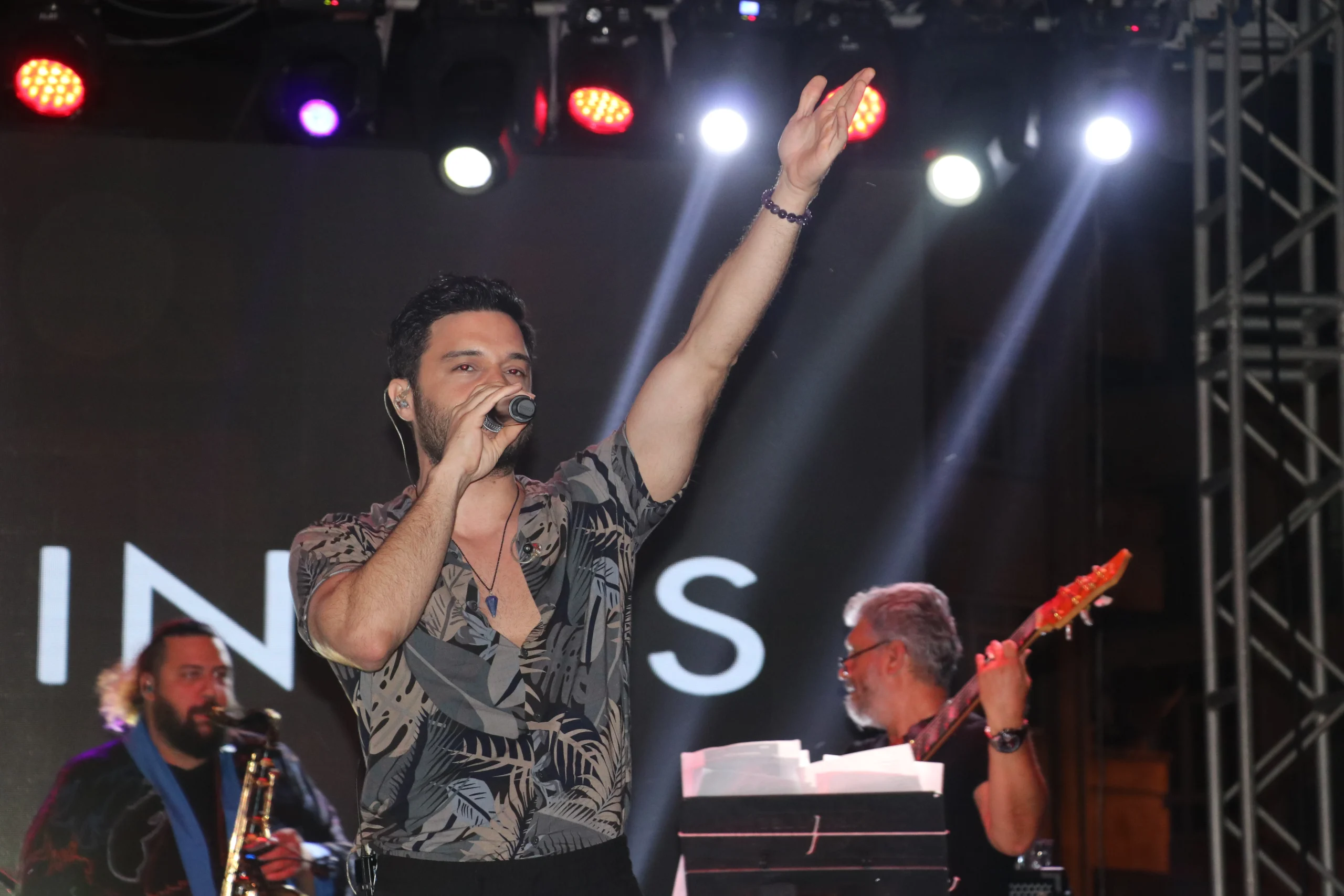 Pop müziğin sevilen ismi İlyas Yalçıntaş, Hatay Yayladağı’nda gerçekleşen festivalde