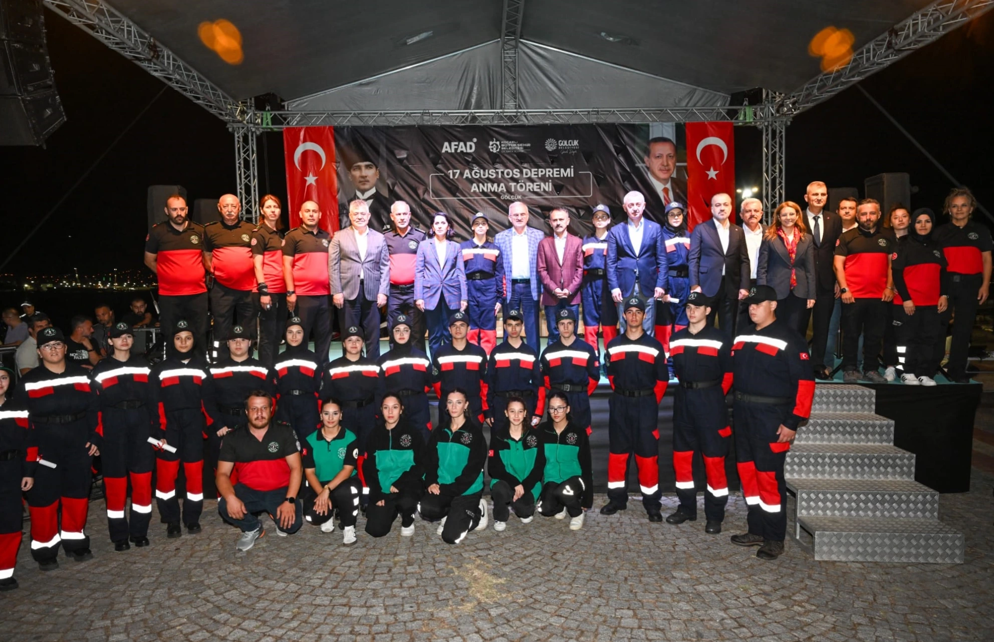 Kocaeli’nin Gölcük ilçesinde 17 Ağustos Marmara Depremi’nin yıl dönümünde anma