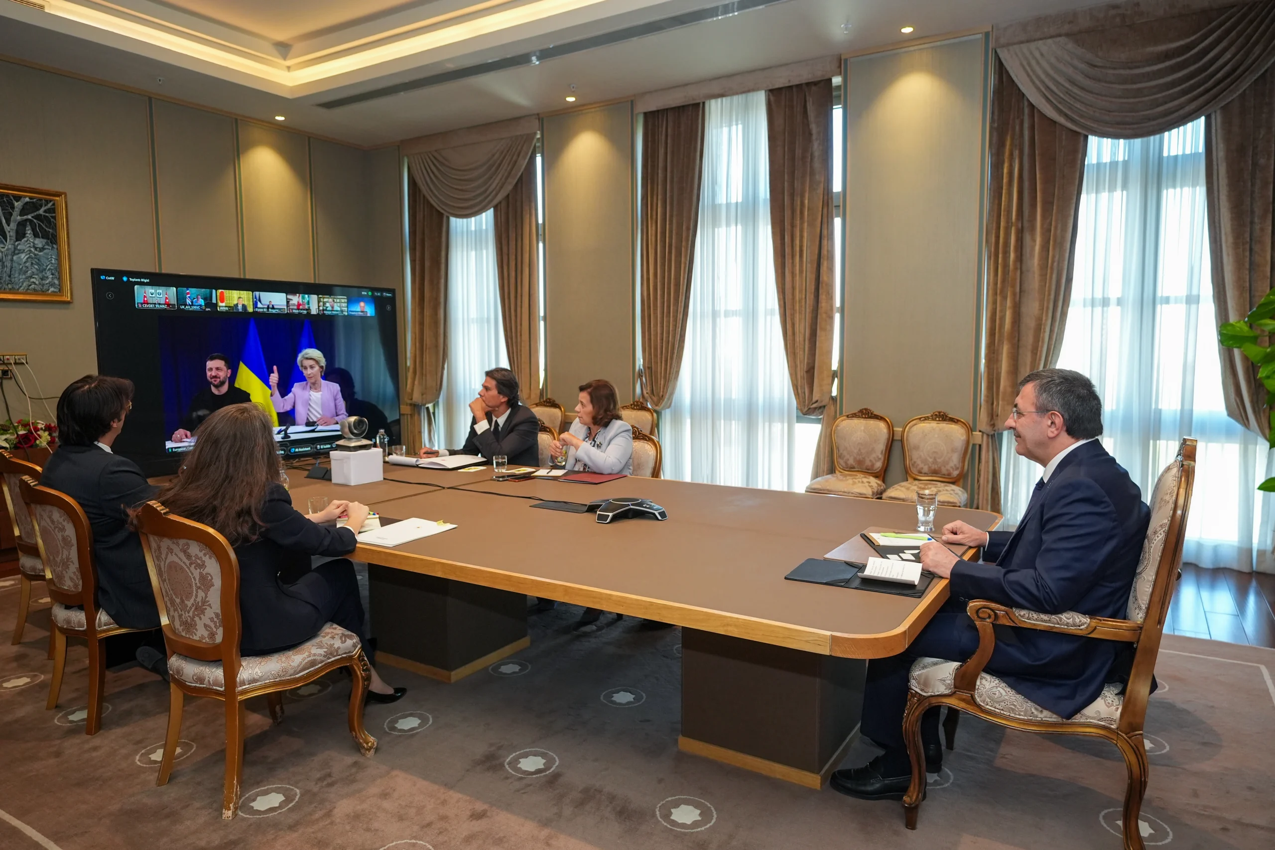 Cumhurbaşkanı Yardımcısı Cevdet Yılmaz, Gönüllüler Koalisyonu Liderler Toplantısı’nda Türkiye’nin barış