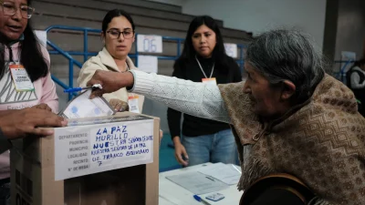 Bolivya’da milyonlarca seçmen, devlet başkanı ve Kongre üyelerini belirlemek için