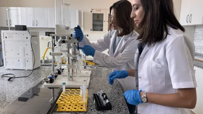 Bolu Abant İzzet Baysal Üniversitesi akademisyenleri, göz enfeksiyonlarının tedavisine destek