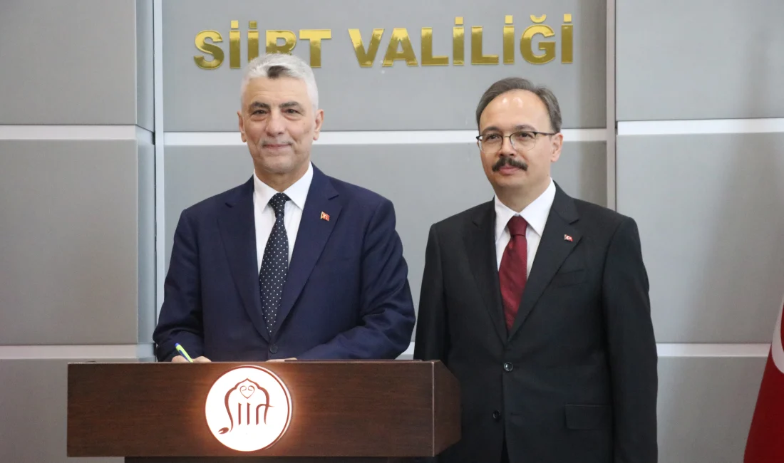 Bakan Bolat: Siirt esnafına 100 milyon liralık kredi desteği Ticaret Bakanı Ömer Bolat, Siirt’te yaptığı konuşmada terörün bitirildiğini belirterek,