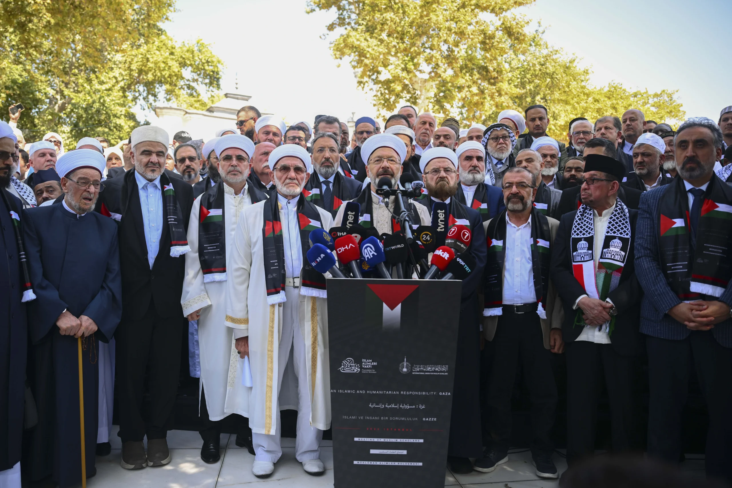 İstanbul’da başlayan “Gazze Konferansı”nda, Müslüman ülkelerin birlik olup işgale karşı