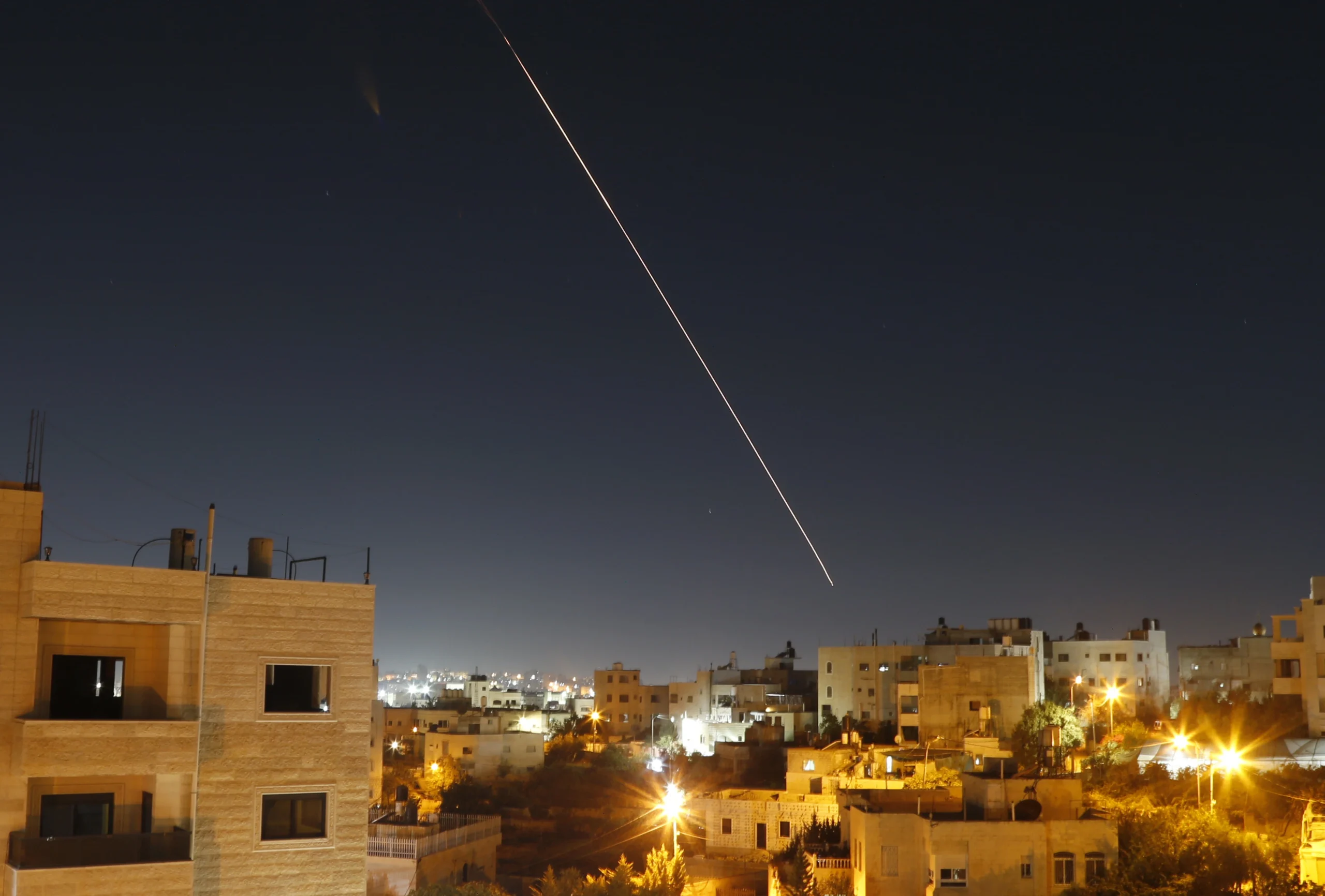 Yemen’den fırlatılan füze nedeniyle Tel Aviv’de sirenler çaldı, Ben Gurion