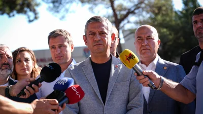 CHP Genel Başkanı Özgür Özel, İzmir Buca Cezaevi’nde tutuklu partilileri