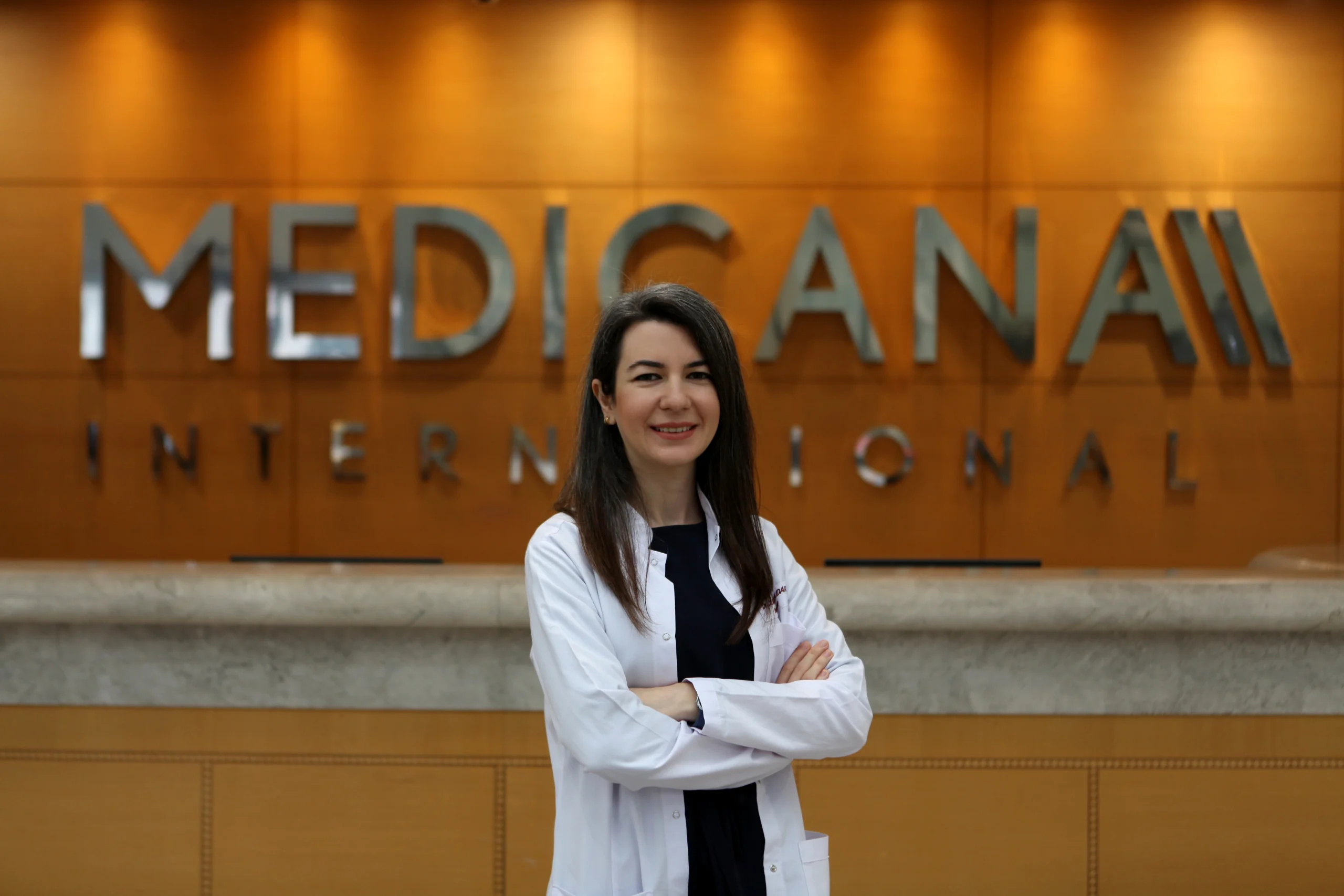 Dr. Gülcan Pirbudak, diş çürüğü bakterilerinin komşu dişlere ve insandan