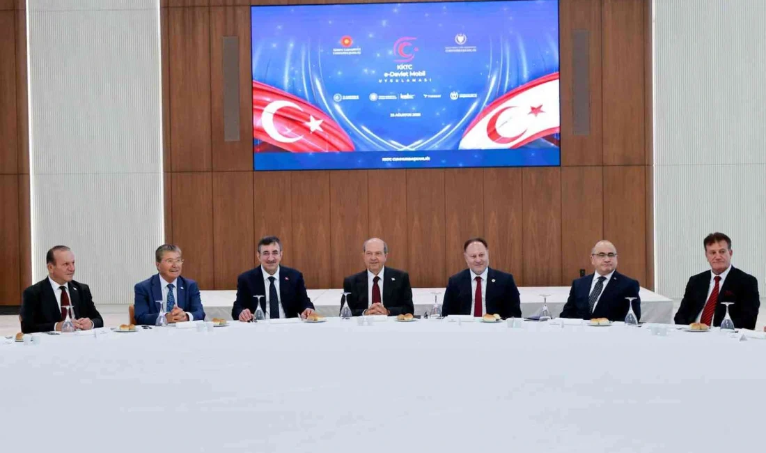 KKTC’de E-Devlet Mobil Uygulaması Tanıtıldı KKTC’de e-Devlet Mobil Uygulaması tanıtıldı. Tatar ve Yılmaz, teknolojinin hem