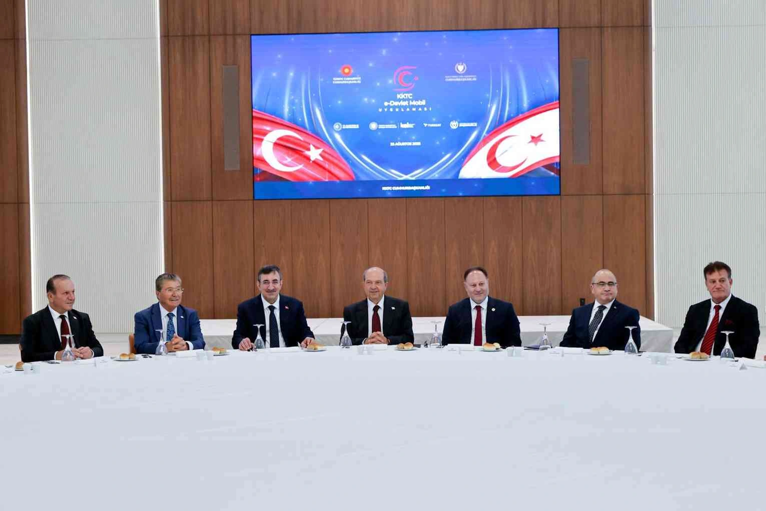 KKTC’de e-Devlet Mobil Uygulaması tanıtıldı. Tatar ve Yılmaz, teknolojinin hem