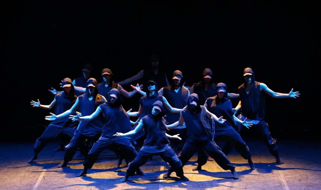 Bodrum Bale Festivali, “Elektronika” gösterisiyle kapanış yaparken, 22 yıllık tarihinde