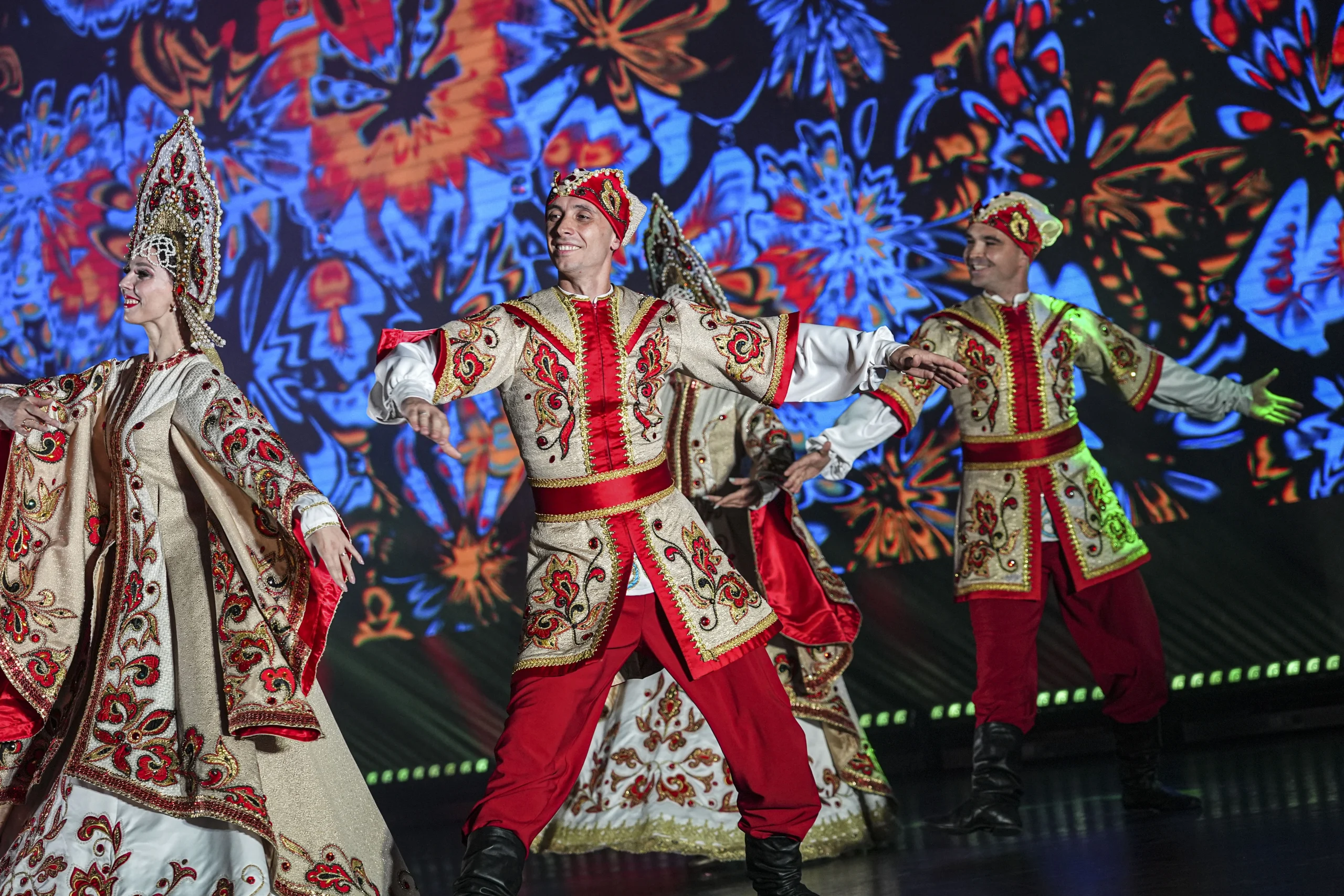 Tataristan’ın başkenti Kazan’da gerçekleştirilen 4. Küresel Gençlik Zirvesi’nde, dünyanın dört