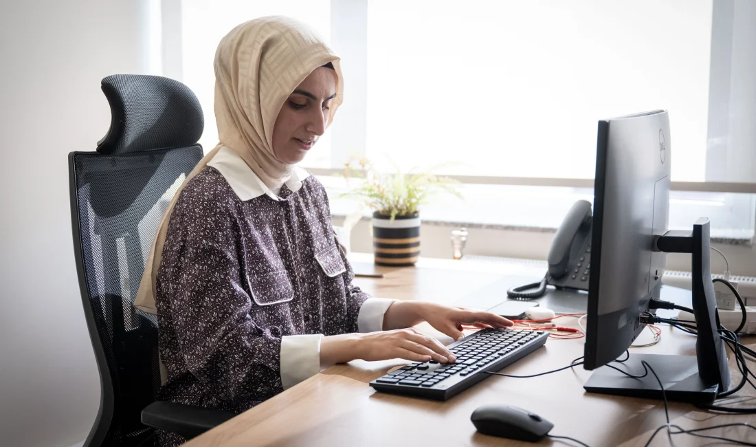 Türkiye İnsan Hakları ve Eşitlik Kurumunda görev yapan görme engelli