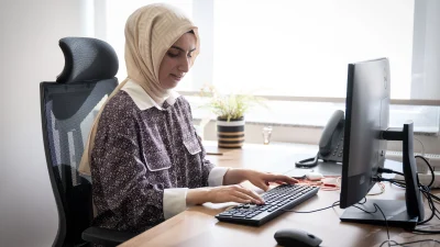 Türkiye İnsan Hakları ve Eşitlik Kurumunda görev yapan görme engelli