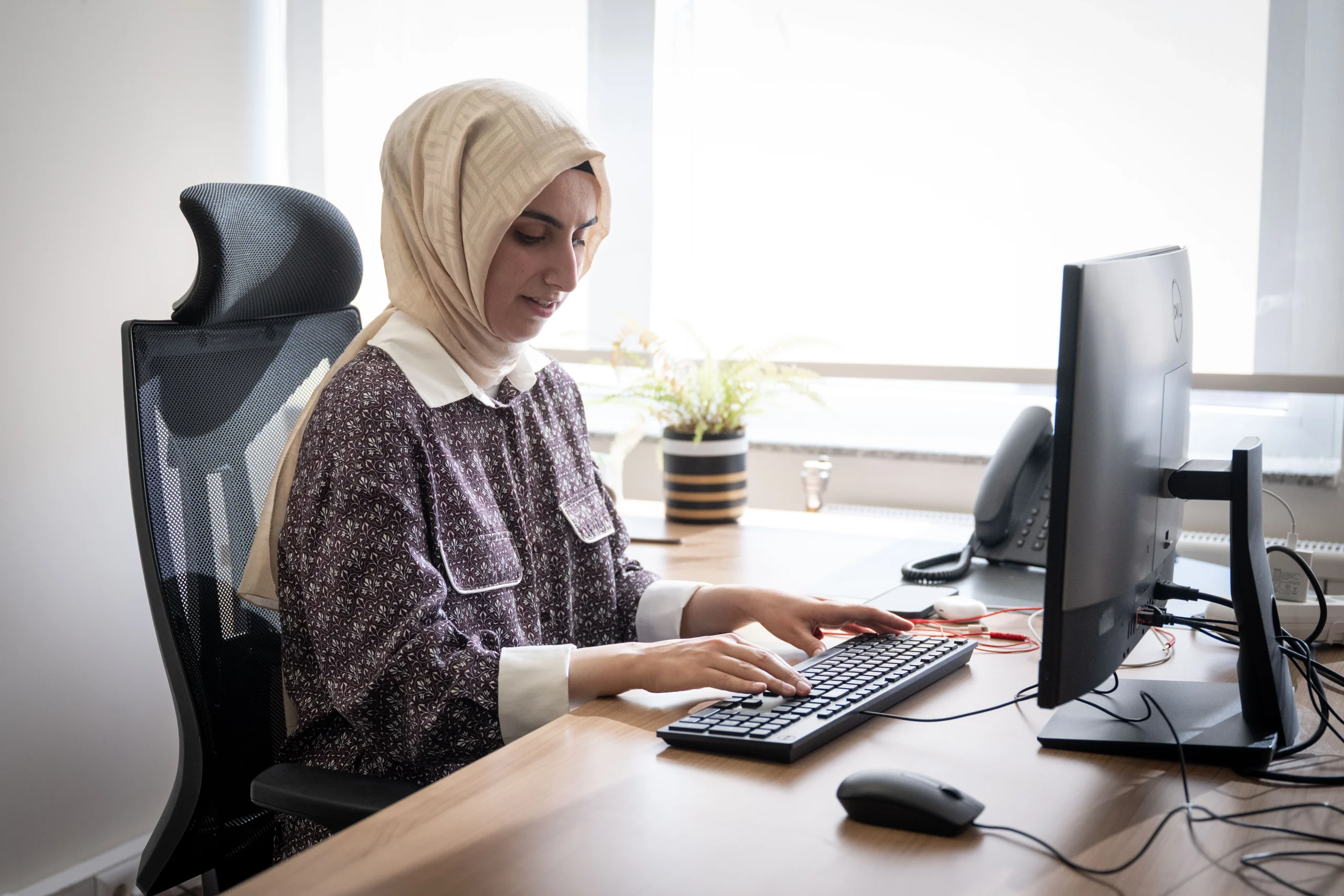 Türkiye İnsan Hakları ve Eşitlik Kurumunda görev yapan görme engelli