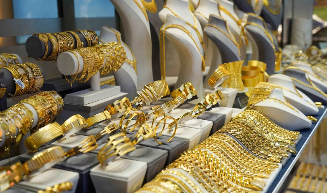 Gram altın yeni güne yükselişle başlarken, ons altın düşüş kaydetti.