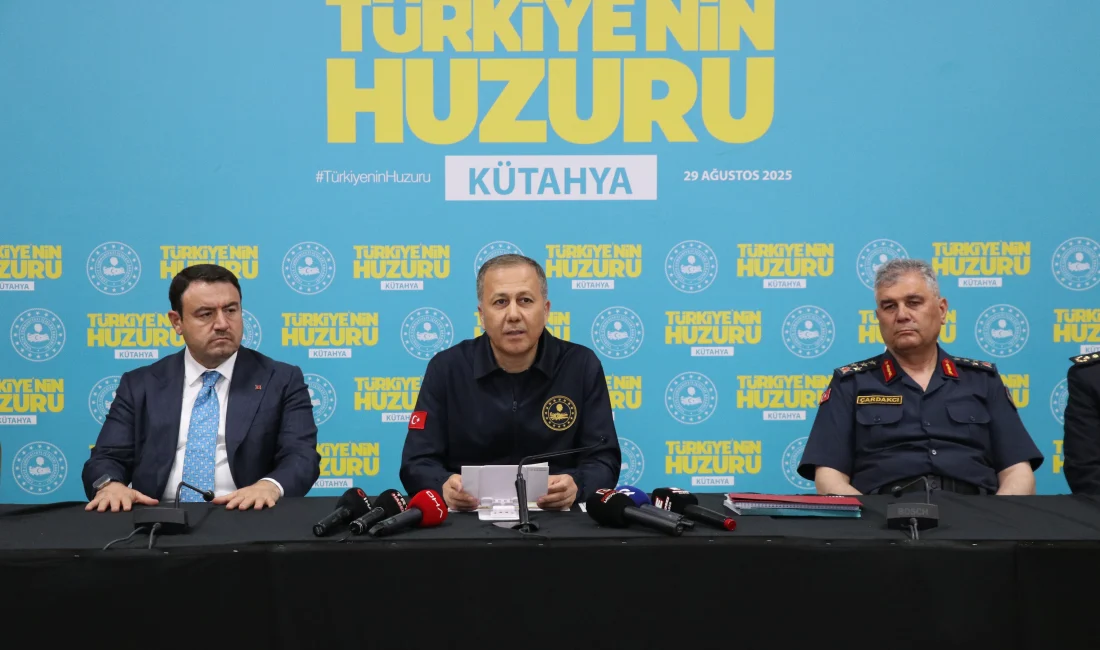 Bakan Yerlikaya: 1 Milyon 190 Bin Suriyeli Gönüllü Olarak Ülkelerine Döndü İçişleri Bakanı Ali Yerlikaya, Suriyelilerin gönüllü geri dönüş sürecine ilişkin