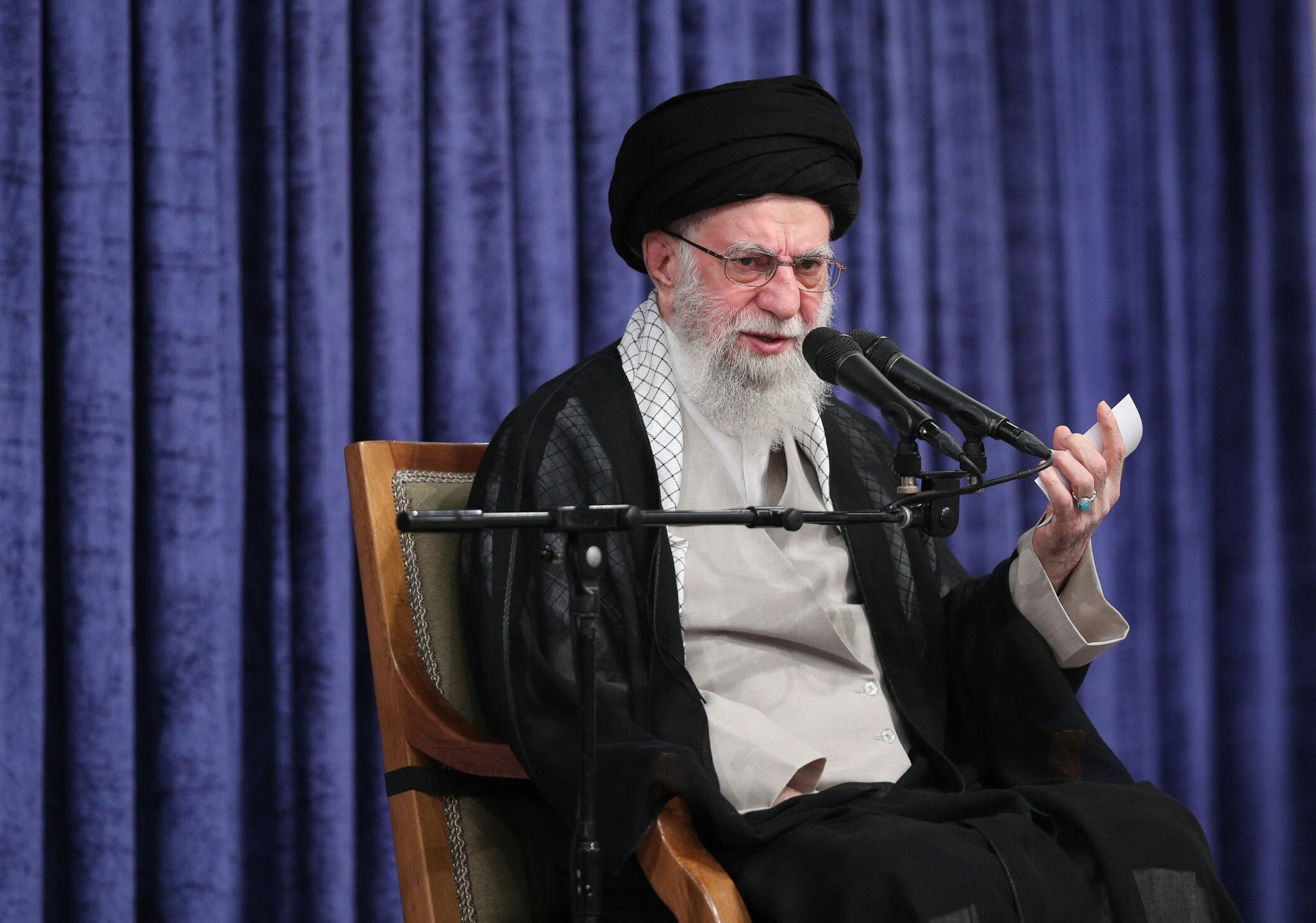 İran lideri Hamaney, ABD’nin İran’a karşı düşmanca tutumunu eleştirerek, Washington