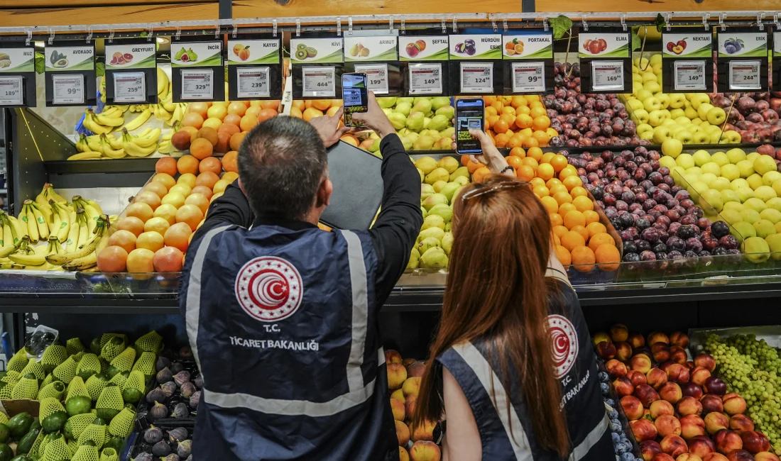 İstanbul’da marketlere 8 ayda 209 milyon TL ceza Ticaret Bakanlığı ekipleri, İstanbul’daki marketlerde yaptığı denetimlerde on binlerce üründe