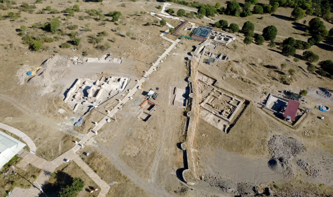 Karabük’ün Eskipazar ilçesindeki Hadrianopolis Antik Kenti, 18 ülkeden sanatçıların katıldığı