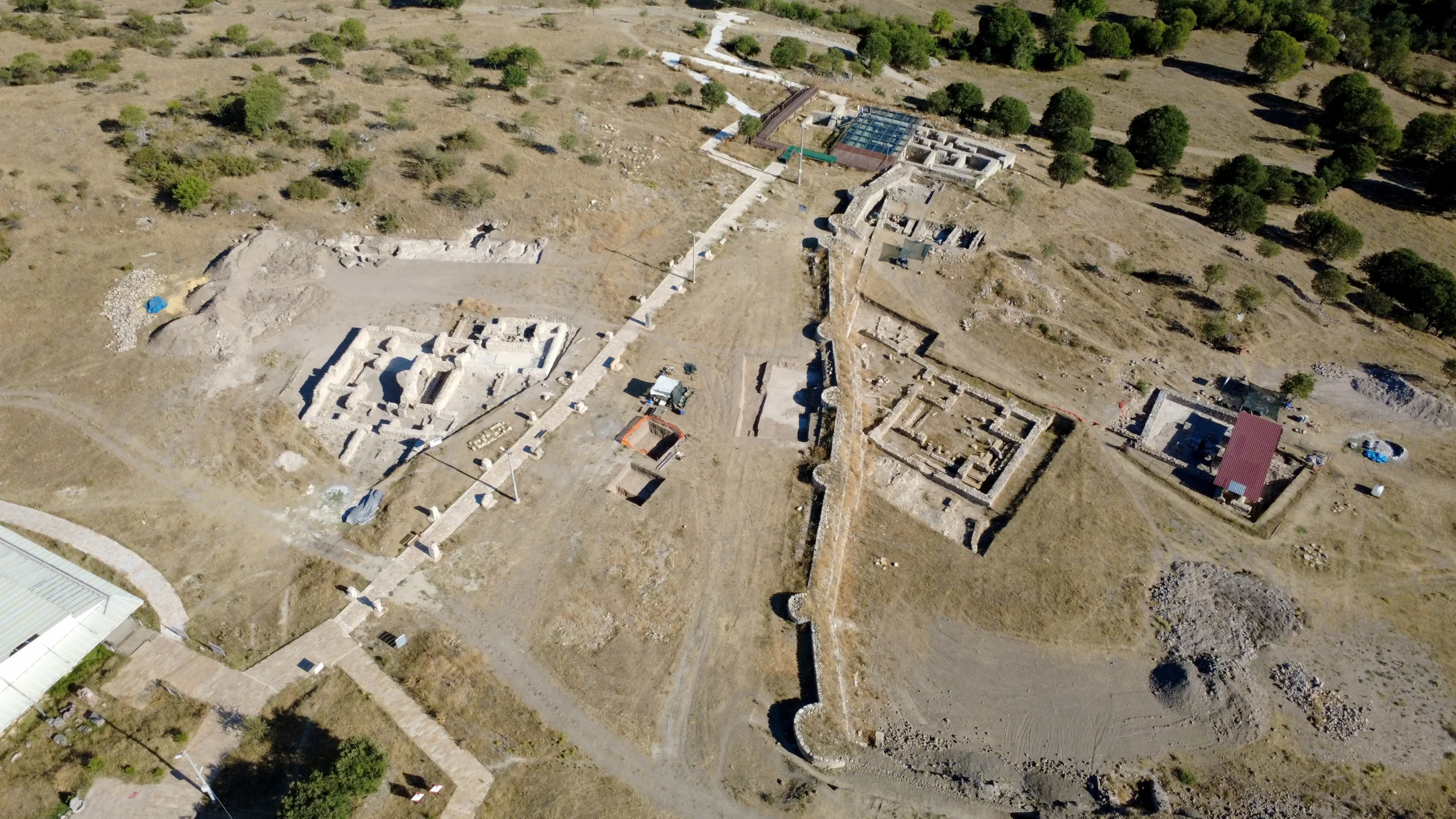 Karabük’ün Eskipazar ilçesindeki Hadrianopolis Antik Kenti, 18 ülkeden sanatçıların katıldığı