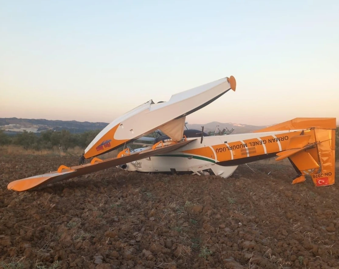 Aydın’daki yangına destek için havalanan söndürme uçağı, Muğla’da tarlaya zorunlu