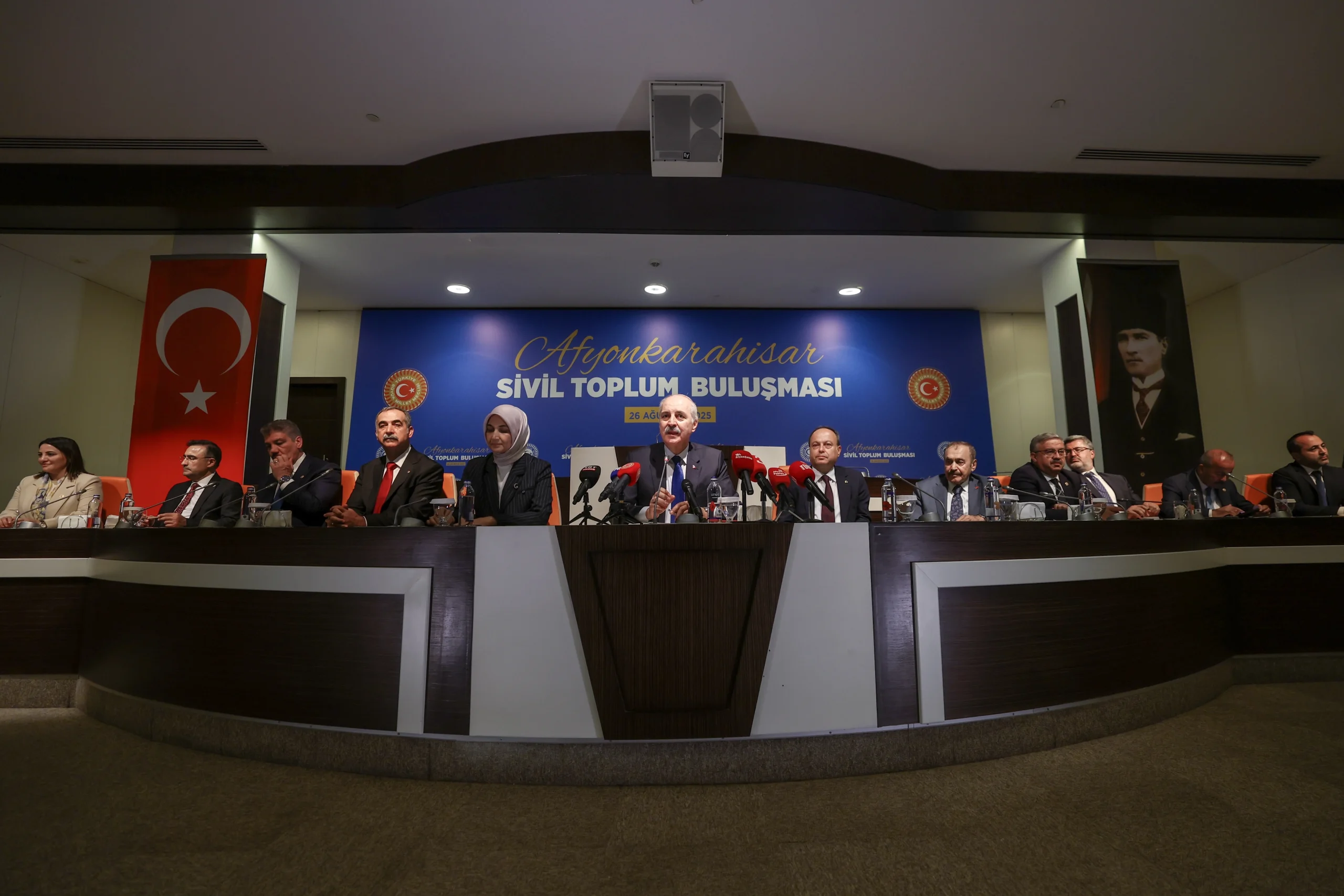 Afyonkarahisar’daki sivil toplum buluşmasında konuşan TBMM Başkanı Kurtulmuş, terörle mücadelede