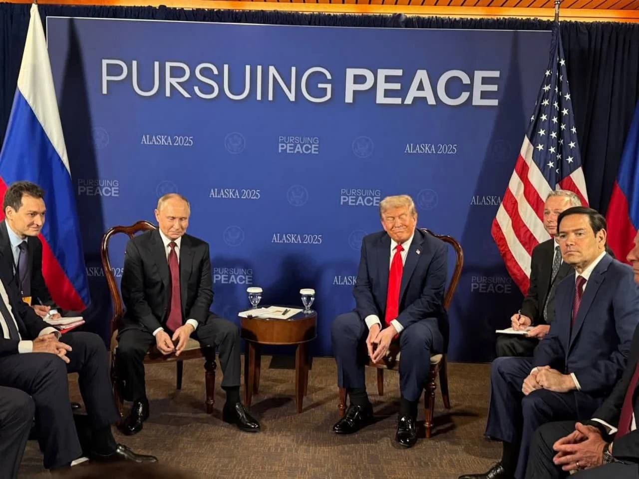 Alaska’da başlayan Trump-Putin zirvesinde, Rusya-Ukrayna savaşı ve ikili ilişkiler masada.