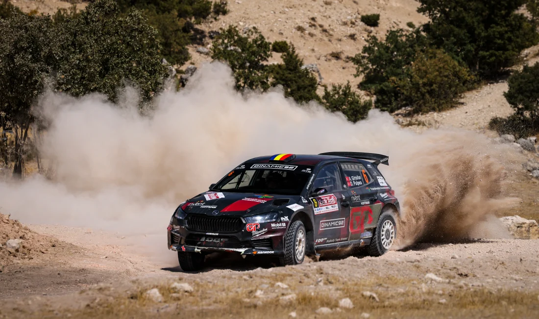 Türkiye Ralli Şampiyonası’nın 5. Ayağı Eskişehir’de Tamamlandı Eskişehir’de düzenlenen Türkiye Ralli Şampiyonası’nın 5. ayağında zirveye Buğra Banaz-Onur