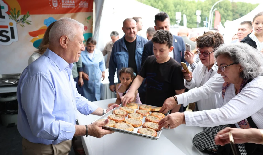Bursa Uluslararası Gastronomi Festivali Renkli Etkinliklerle Sona Erdi Bursa'nın yöresel lezzetleri, uluslararası şeflerin katılımıyla düzenlenen festivalde dünyaya tanıtıldı.