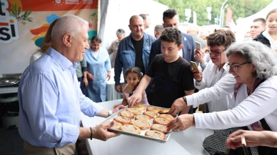 Bursa'nın yöresel lezzetleri, uluslararası şeflerin katılımıyla düzenlenen festivalde dünyaya tanıtıldı.