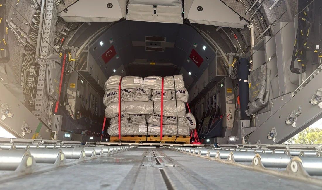 Türkiye’den Afganistan’a 25 ton insani yardım Türkiye, Afganistan’daki depremzedeler için hazırladığı 25 tonluk insani yardımı bölgeye