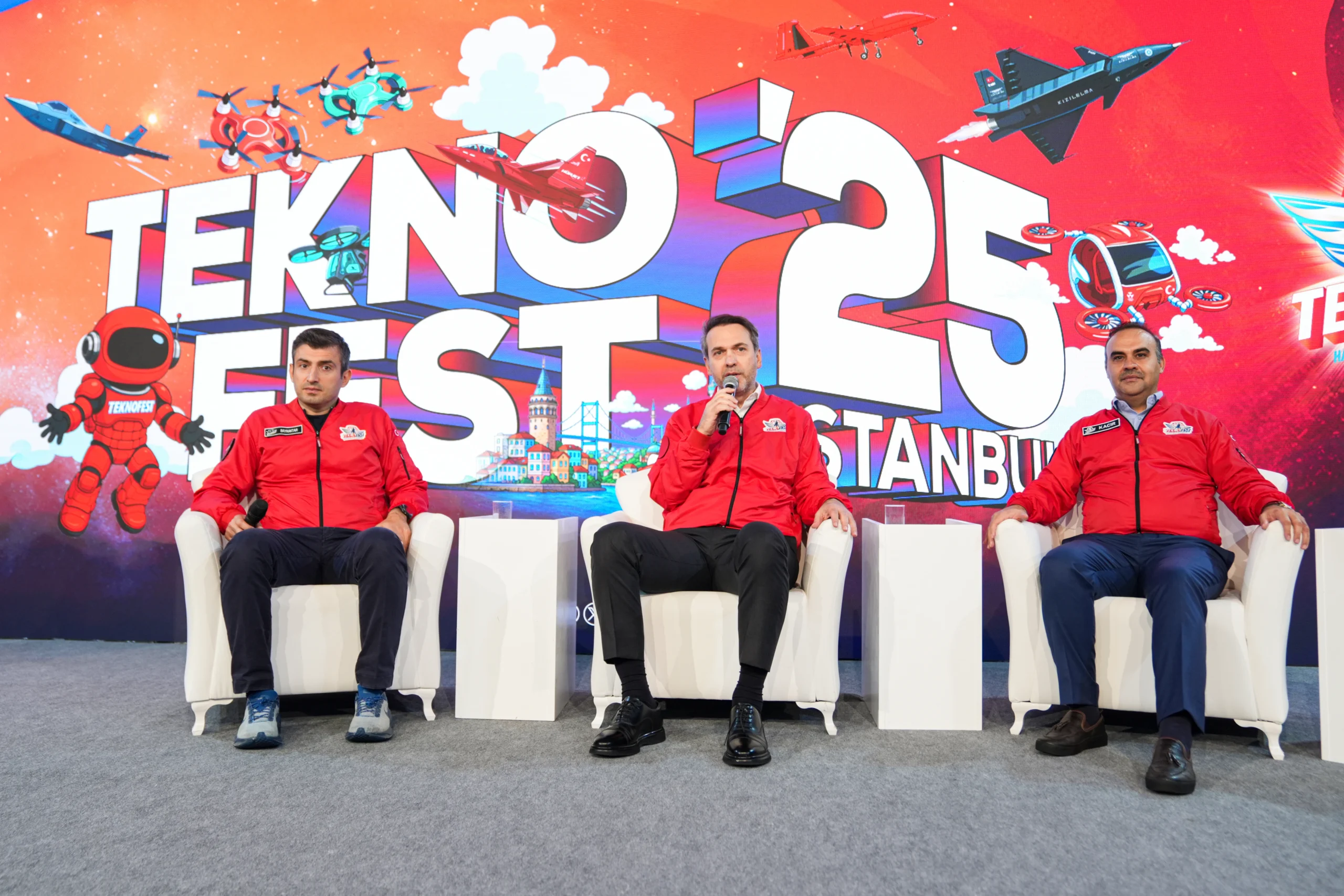 TEKNOFEST Nükleer Enerji Yarışması finalinde konuşan Bakan Kacır ve Bayraktar,