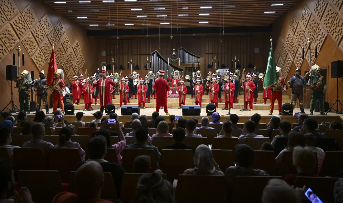 Mehteran Birliği, Ankara Kültür Yolu Festivali’nde seslendirdiği marşlarla hem tarihsel