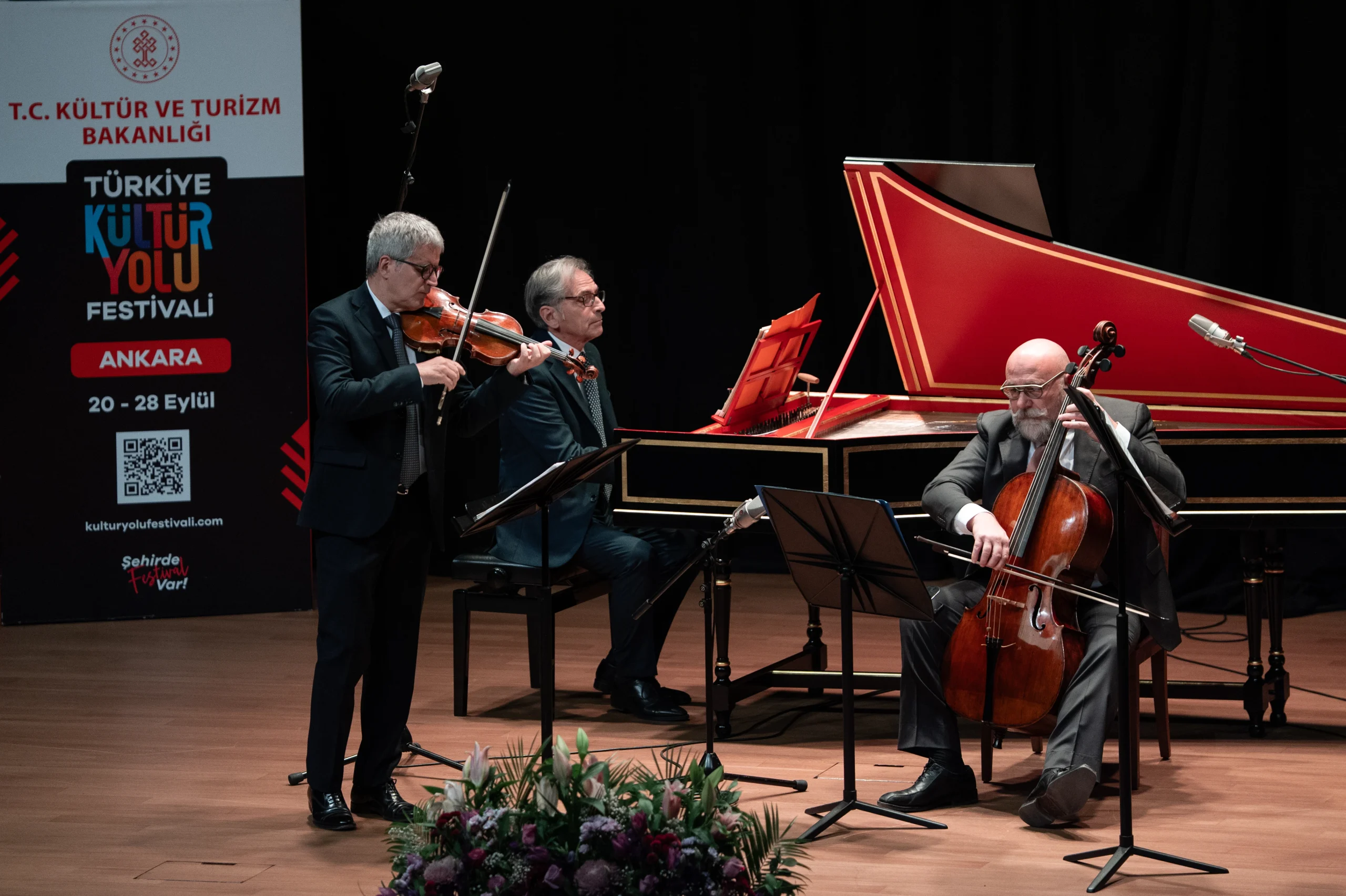 Ankara Kültür Yolu Festivali’nde sahnelenen Vivaldi konseri, sanatseverlerden yoğun ilgi