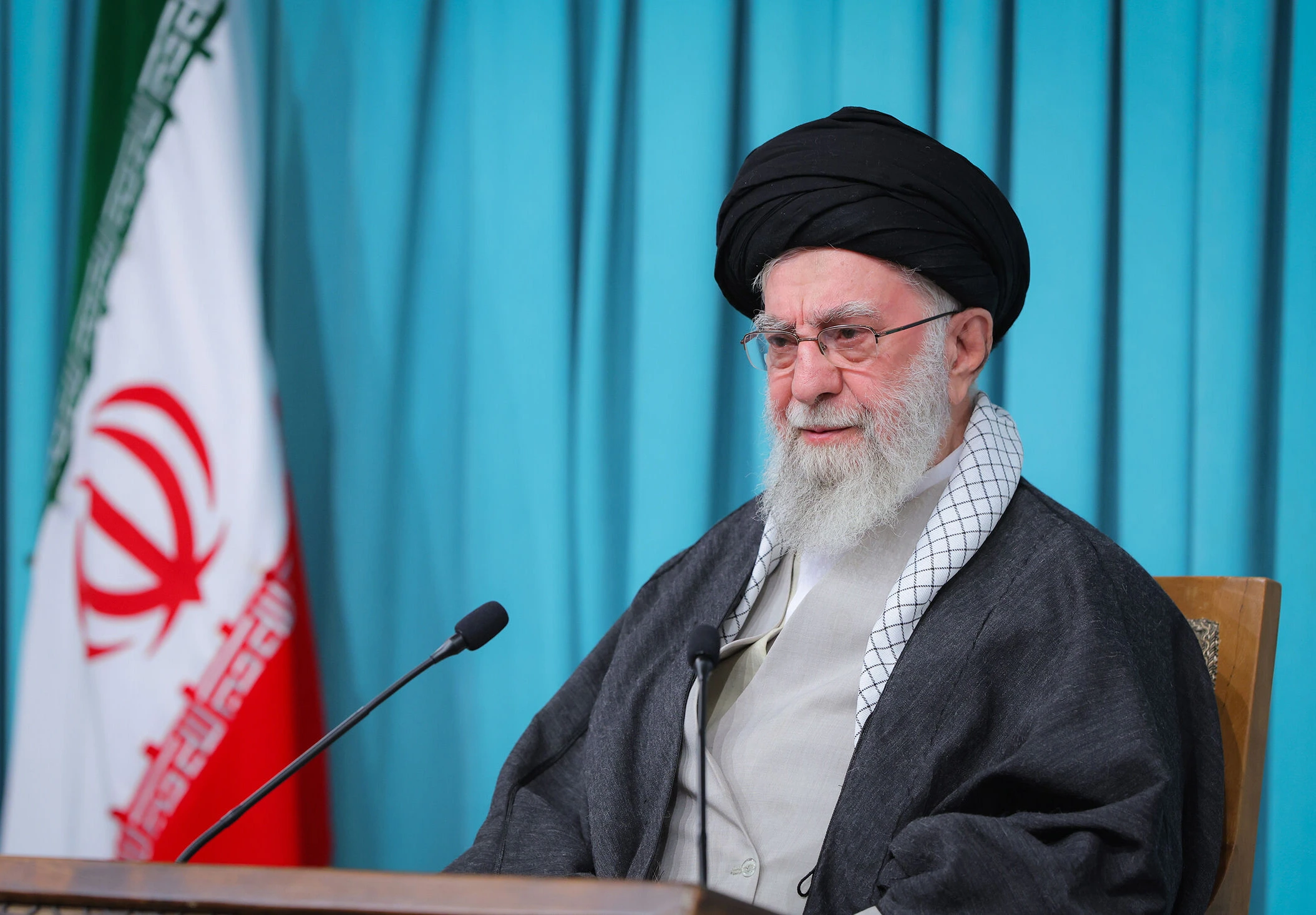 İran lideri Ayetullah Ali Hamaney, ABD ile yapılacak müzakerelerin İran’a